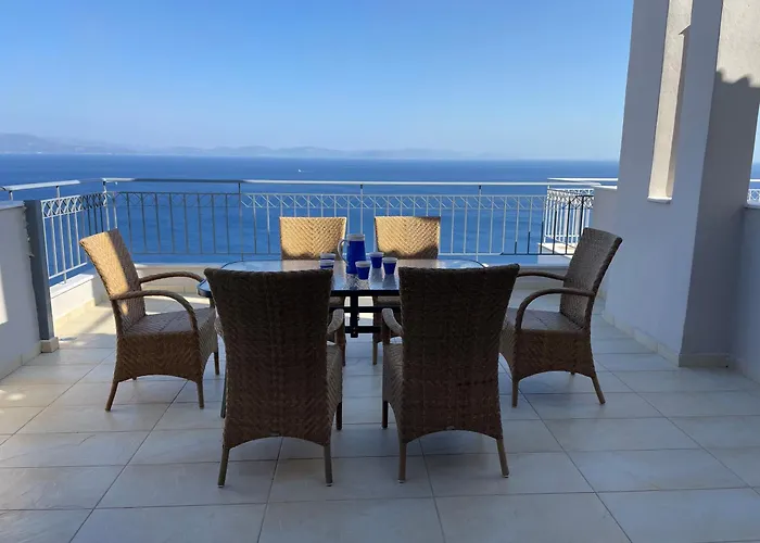 Akoumaros Breeze