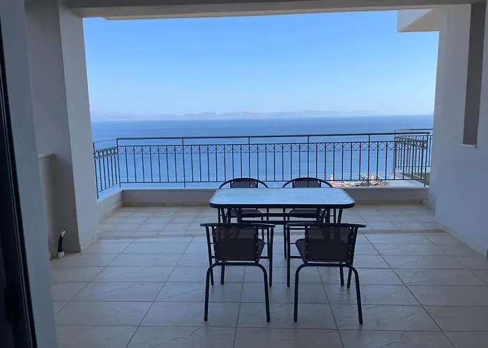 Akoumaros Breeze